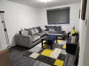 1 bedroom service apartment with Netflix
